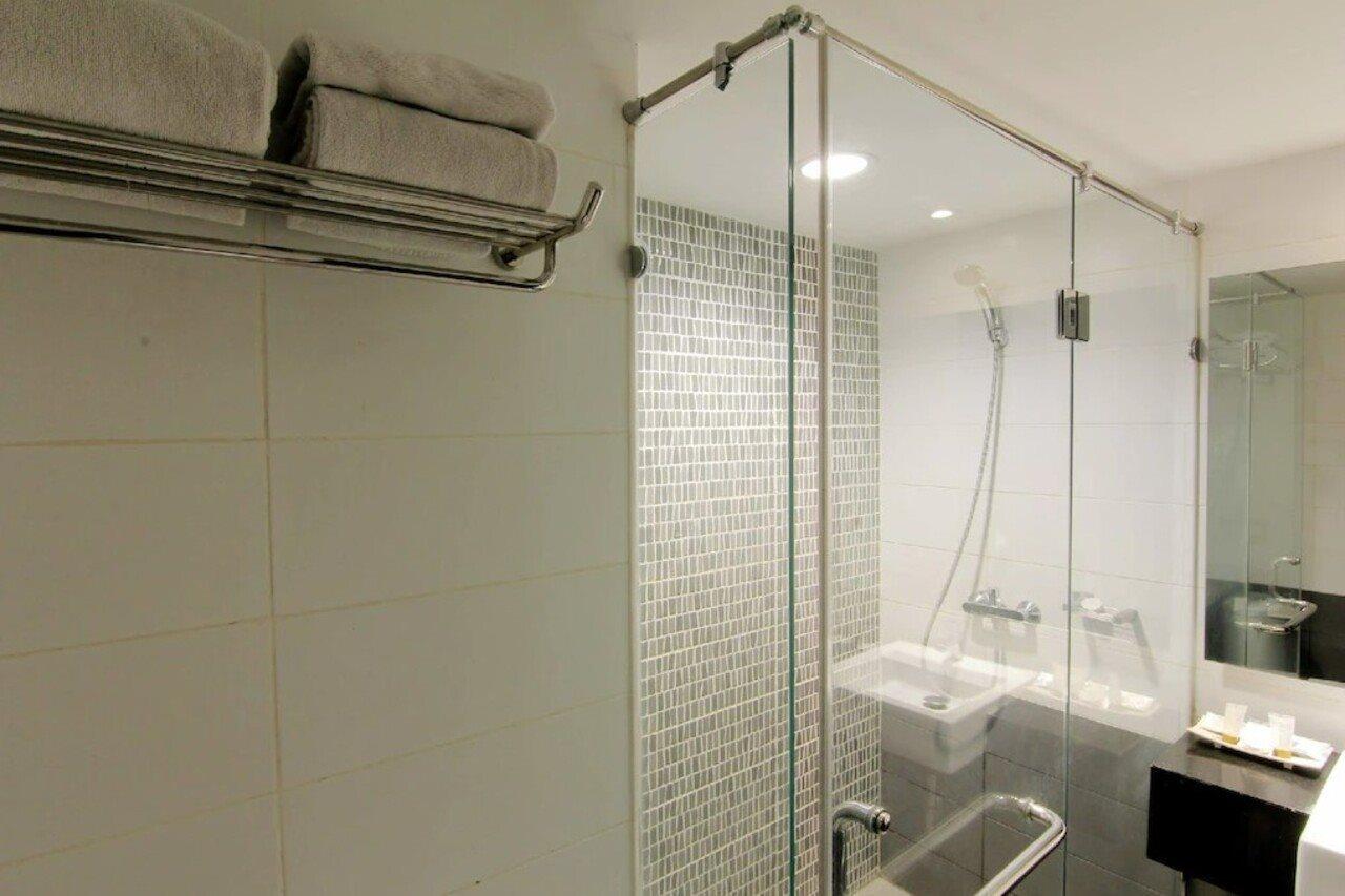 The Sun Hotel Madiun Eksteriør billede