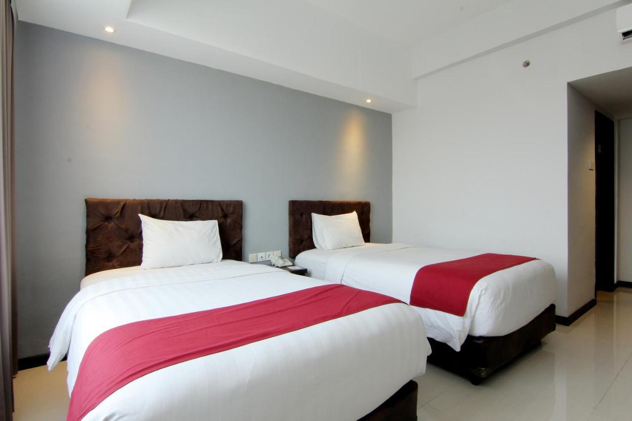 The Sun Hotel Madiun Eksteriør billede