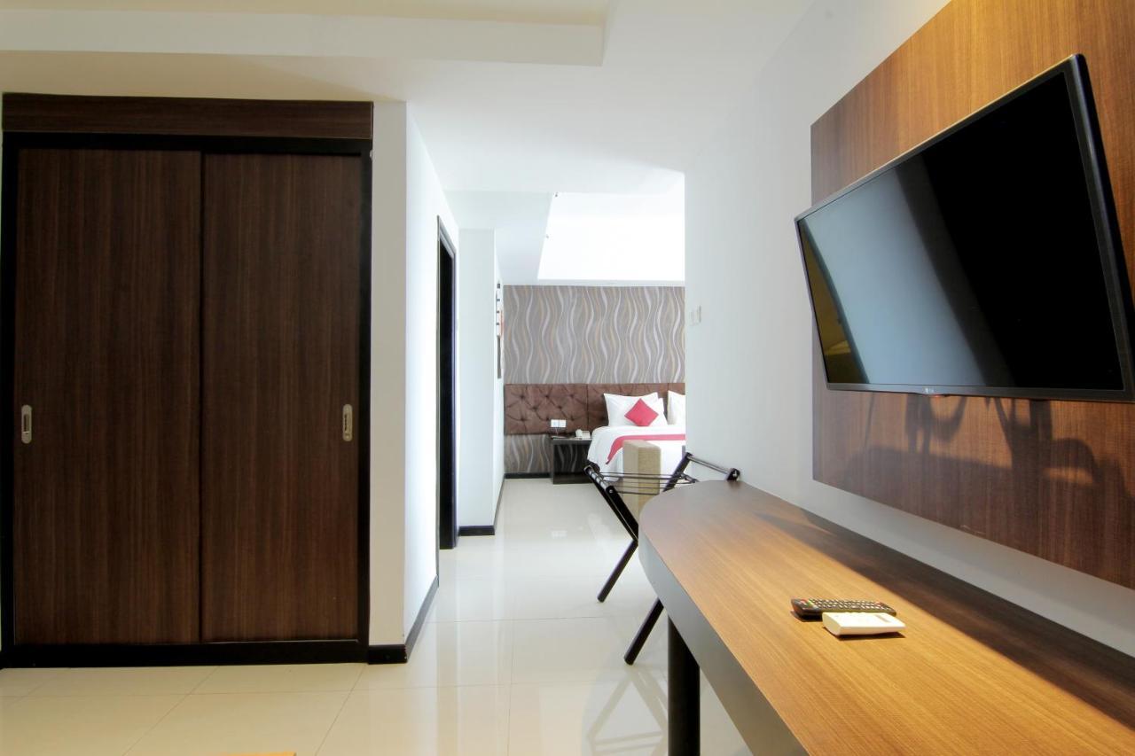 The Sun Hotel Madiun Eksteriør billede
