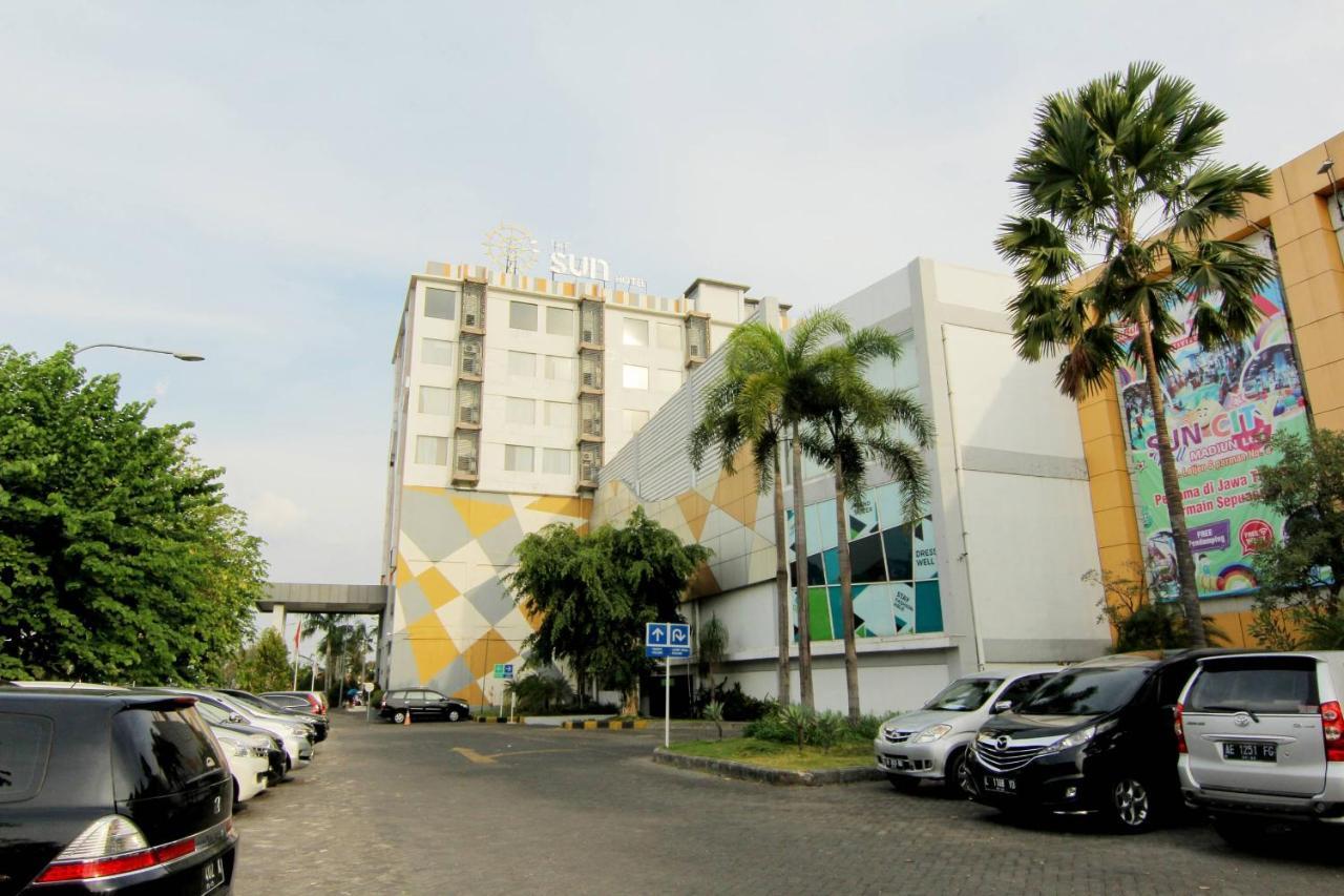 The Sun Hotel Madiun Eksteriør billede
